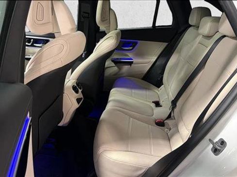 Used 2023 Mercedes-Benz GLC 300 4MATIC image 15