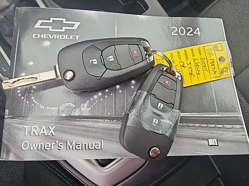 Used 2024 Chevrolet Trax LS image 18