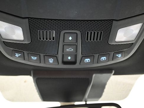 Used 2022 Ford F250 Lariat w/ Black Appearance Package AWD/4WD image 38