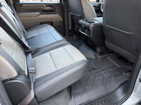 Used 2024 Chevrolet Silverado 2500 ZR2 image 38