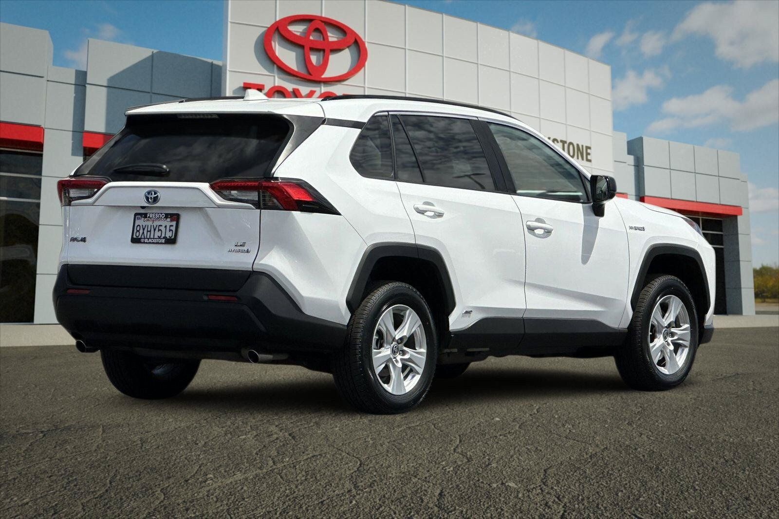 Certified 2021 Toyota RAV4 LE AWD/4WD image 3