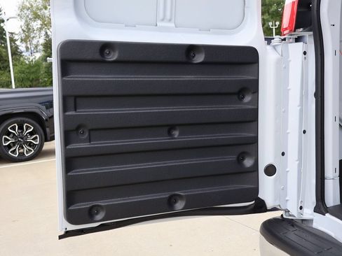 New 2025 GMC Savana 2500 w/ Enhanced Convenience Package RWD image 22