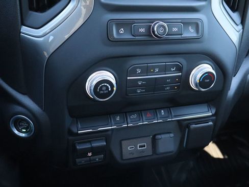 Used 2024 GMC Sierra 2500 Pro w/ Convenience Package image 17