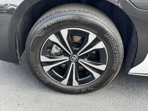 Used 2024 Toyota bZ4X FWD image 8