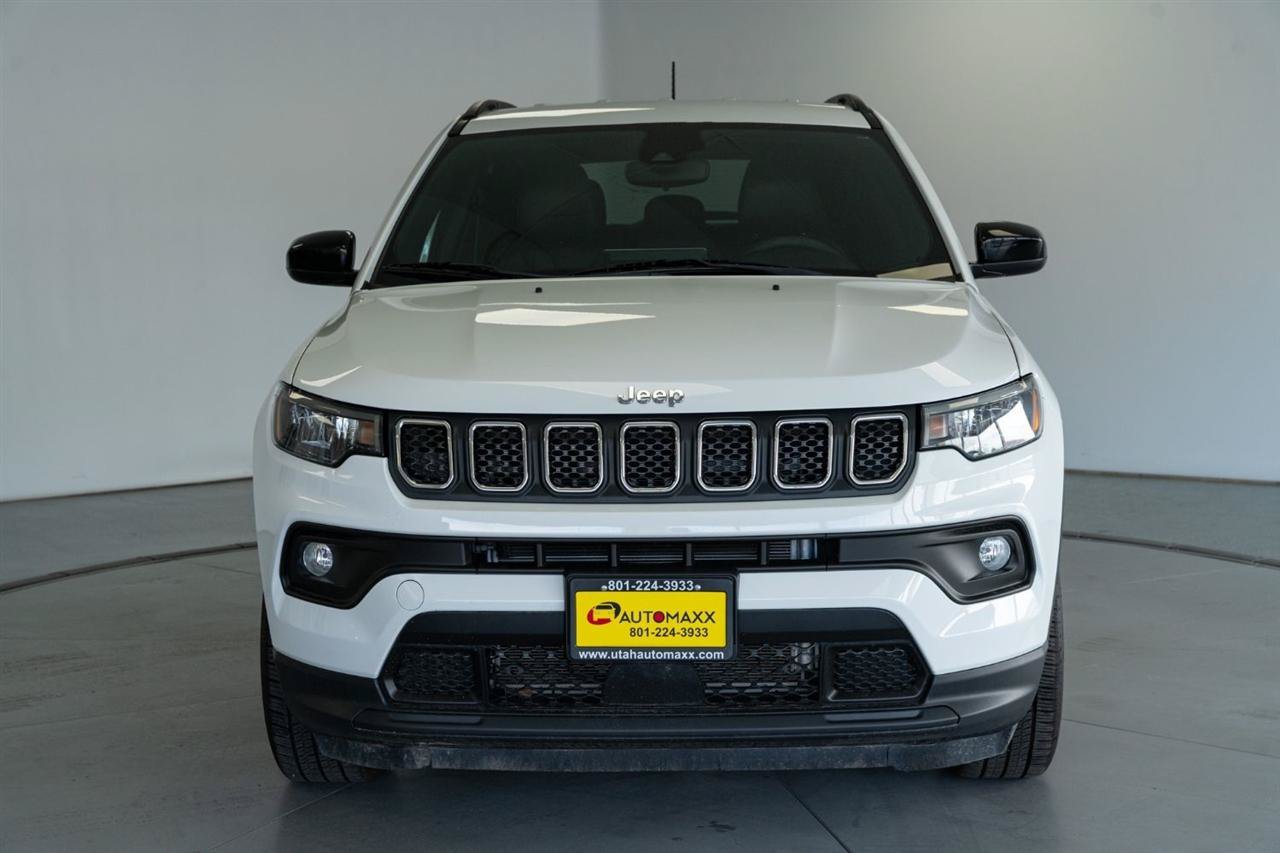 Used 2023 Jeep Compass Latitude AWD/4WD image 2