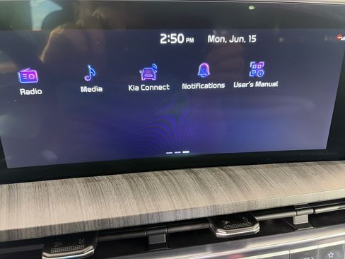 Certified 2025 Kia Telluride SX Prestige AWD/4WD image 21
