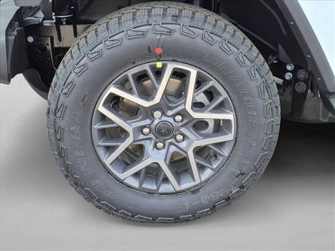 New 2026 Jeep Wrangler Unlimited Sahara AWD/4WD image 9