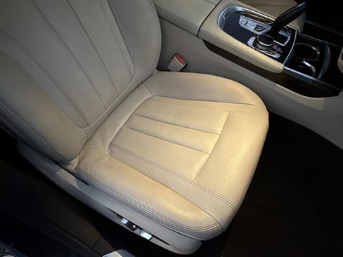 Used 2016 BMW 740i image 29