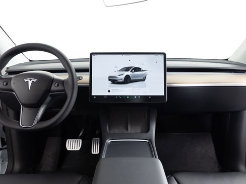 Used 2023 Tesla Model Y Long Range image 30