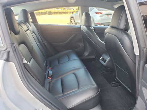 Used 2018 Tesla Model 3 Long Range RWD image 5