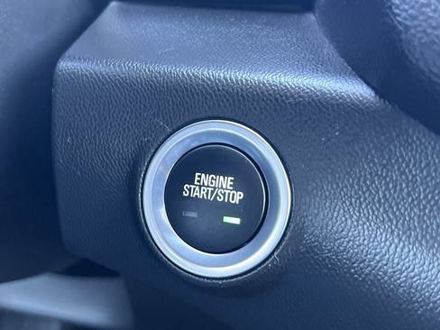 Used 2024 GMC Terrain SLE image 9