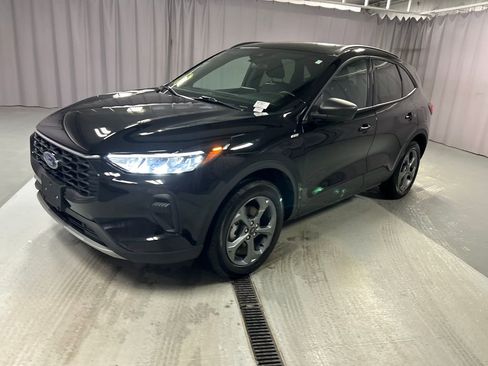 Used 2025 Ford Escape ST-Line image 3