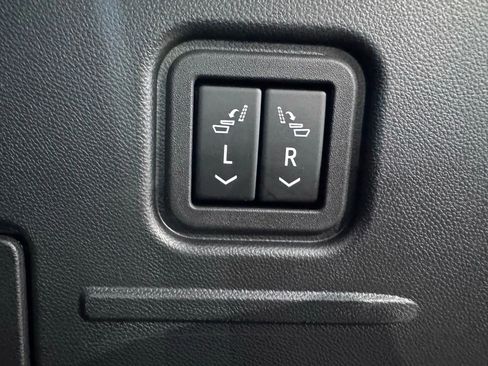 Used 2024 GMC Hummer EV 2X w/ LPO, Illumination Package image 23