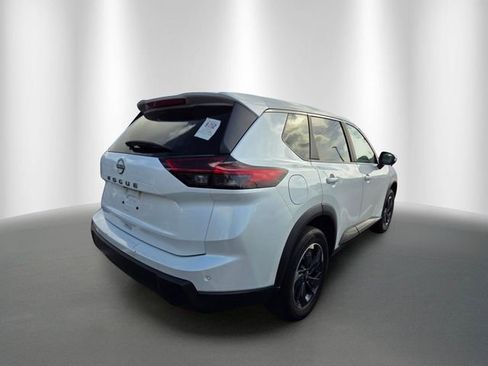 Used 2025 Nissan Rogue SV FWD image 4
