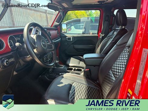 Used 2021 Jeep Wrangler Unlimited Rubicon w/ LED Lighting Group AWD/4WD image 2