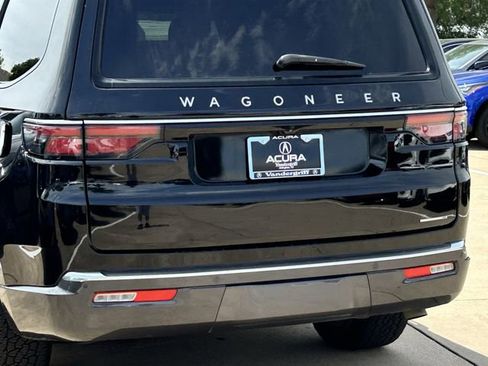 Used 2022 Jeep Wagoneer Series II AWD/4WD image 6