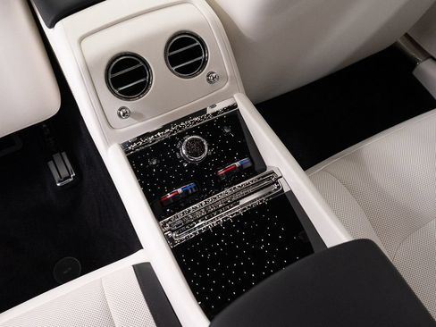 Certified 2024 Rolls-Royce Spectre w/ Spectre Launch Package AWD/4WD image 19