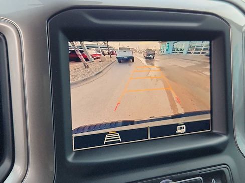 Used 2024 Chevrolet Silverado 2500 Custom w/ Custom Value Package image 17