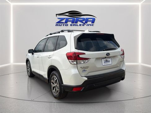 Used 2019 Subaru Forester Premium AWD/4WD image 5