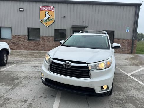 Used 2014 Toyota Highlander Limited Platinum AWD/4WD image 4