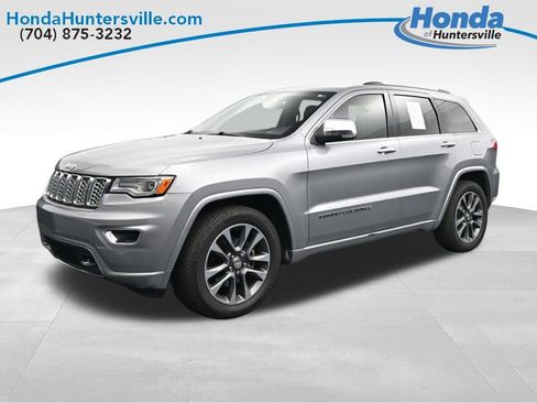 Used 2017 Jeep Grand Cherokee Overland AWD/4WD image 8