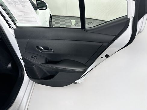 Used 2024 Nissan Sentra SV FWD image 27