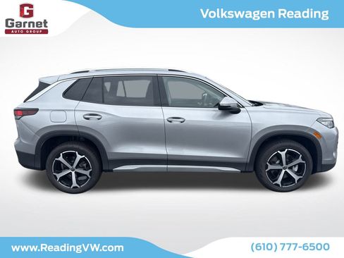 New 2025 Volkswagen Tiguan SE image 6