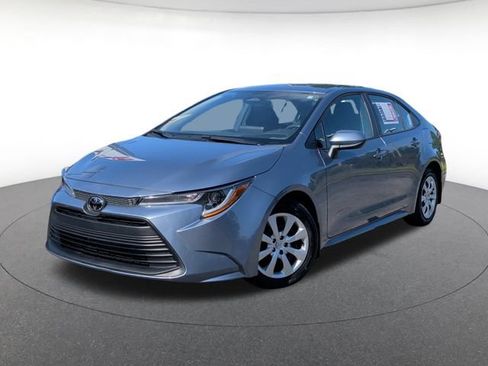Used 2025 Toyota Corolla LE FWD image 1