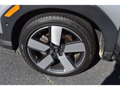 Used 2024 Hyundai Santa Fe Limited image 8