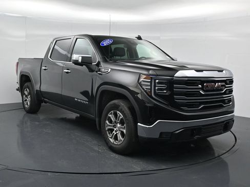 Used 2025 GMC Sierra 1500 SLT RWD image 3
