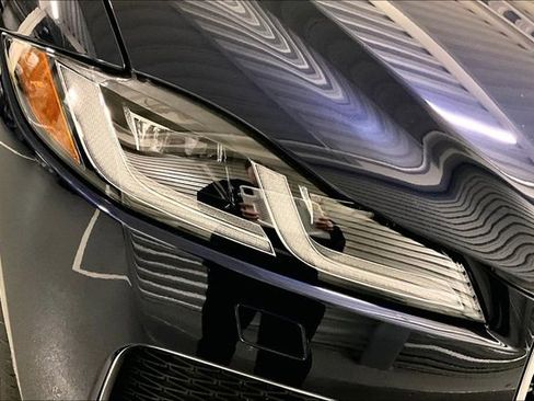 Certified 2025 Jaguar F-PACE R-Dynamic S image 28