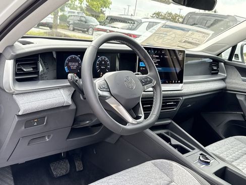 New 2025 Volkswagen Tiguan S image 10