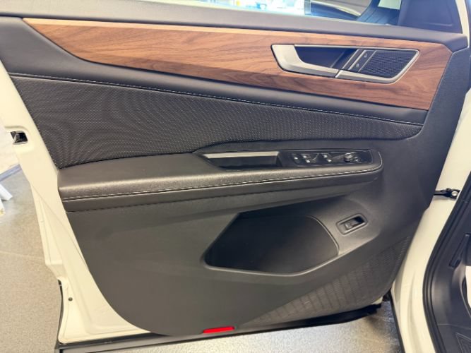Used 2025 Volkswagen Atlas SE FWD image 10