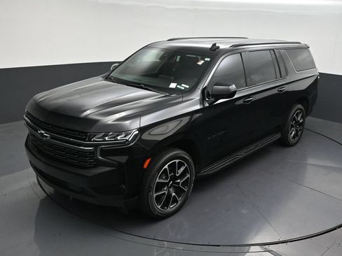 Used 2021 Chevrolet Suburban RST w/ Rear Media and Nav Package RWD image 16