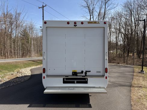 New 2025 GMC Savana 3500 Extended w/ Power Convenience Package image 4