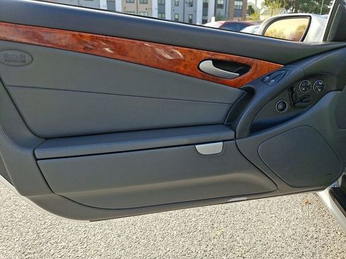 Used 2005 Mercedes-Benz SL 500 image 11