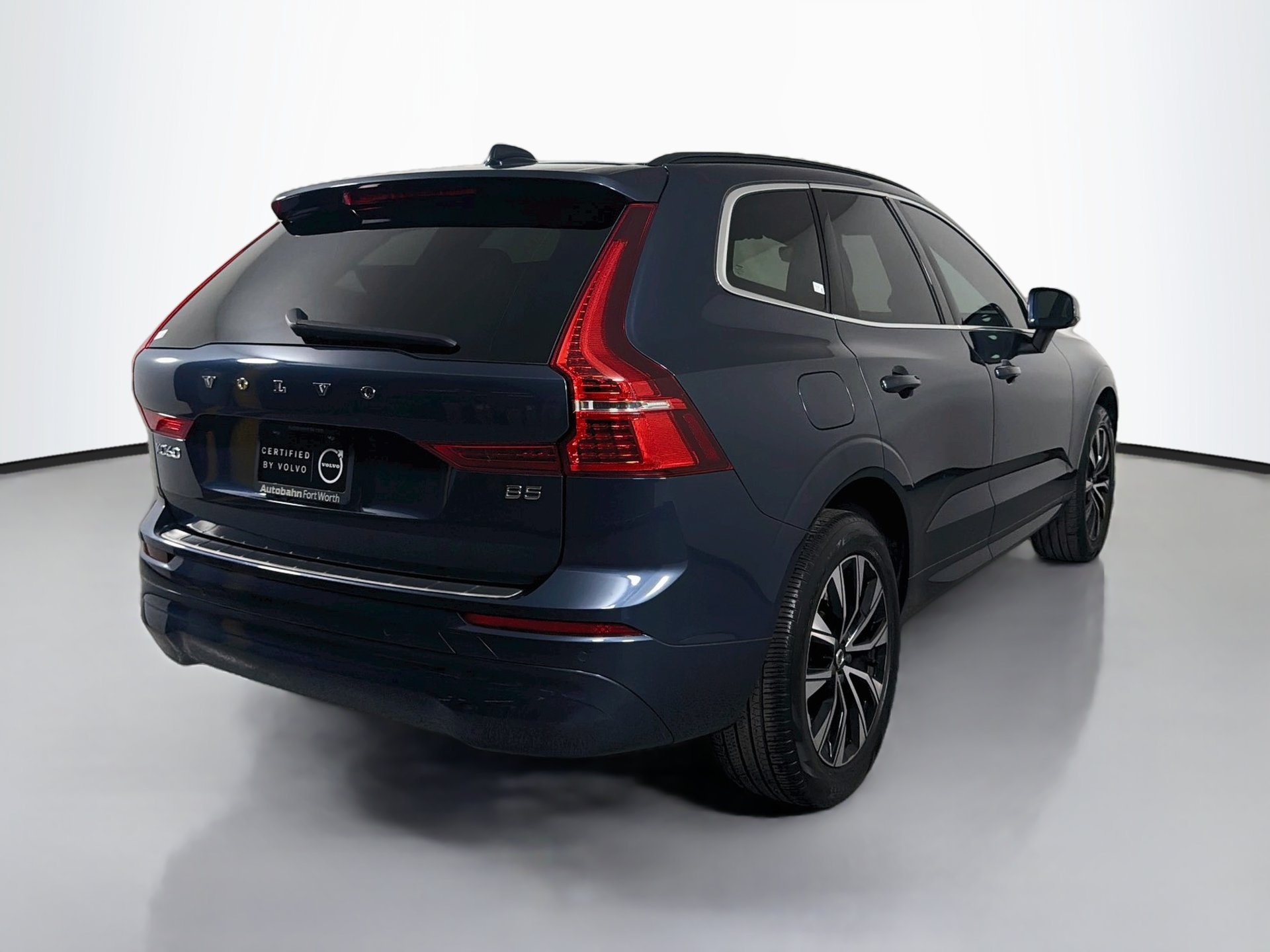Certified 2023 Volvo XC60 B5 Core w/ Protection Package Premier FWD image 6