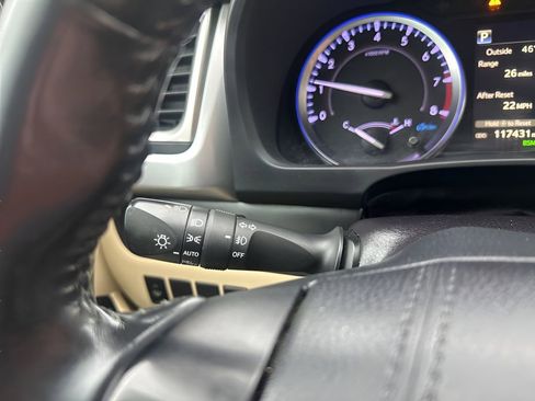 Used 2019 Toyota Highlander XLE image 32