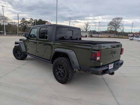 Certified 2021 Jeep Gladiator Willys image 5