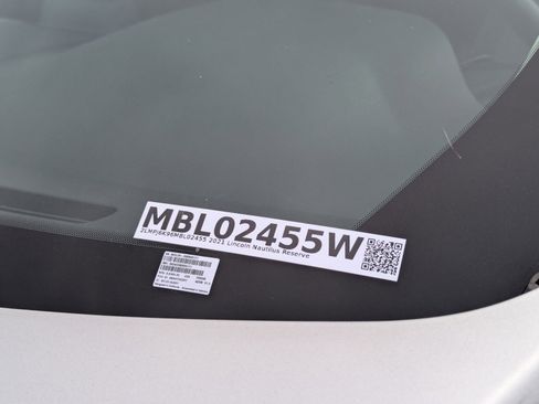 Used 2021 Lincoln Nautilus Reserve image 33