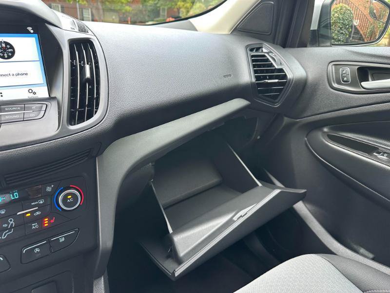 Used 2019 Ford Escape SE FWD image 36
