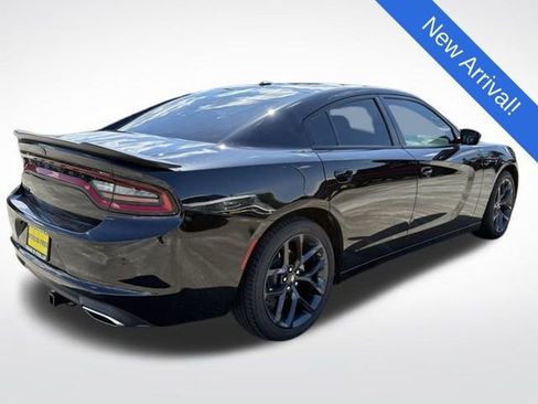 Used 2022 Dodge Charger SXT w/ Blacktop Package RWD image 7