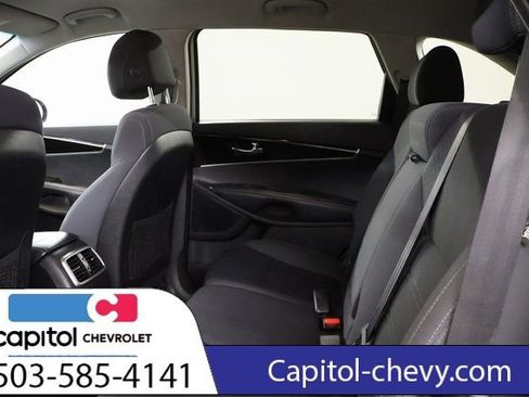 Used 2017 Kia Sorento LX w/ LX Convenience Package image 30