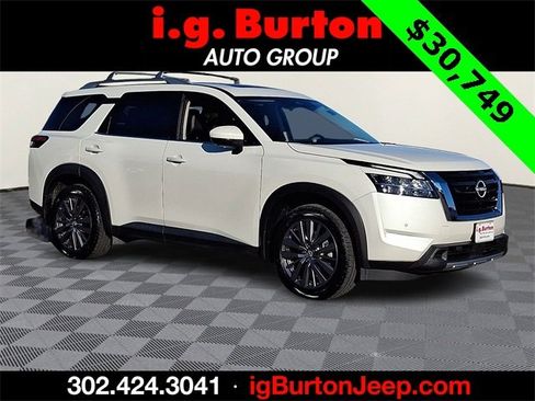 Used 2023 Nissan Pathfinder SL w/ SL Premium Package image 1