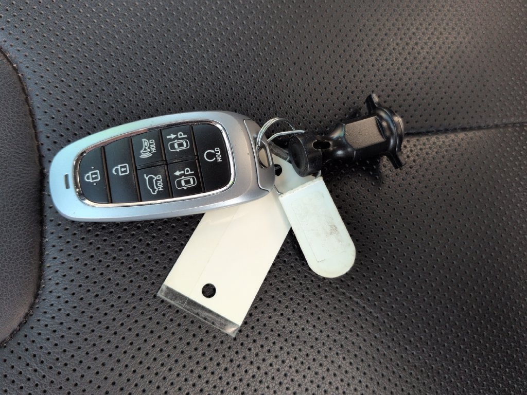 Used 2023 Hyundai Santa Fe Limited FWD image 33