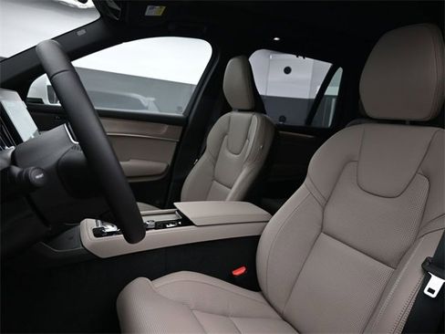 New 2026 Volvo XC90 B6 Ultra image 9