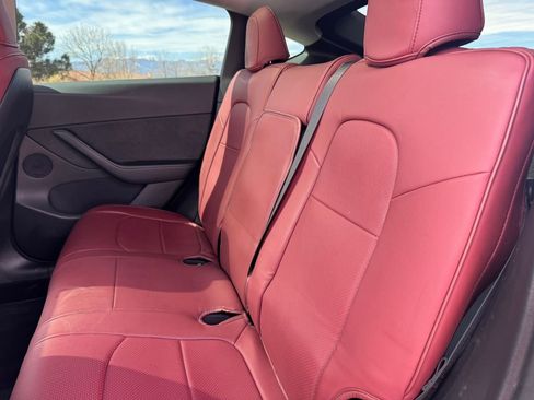 Used 2021 Tesla Model Y Long Range image 8