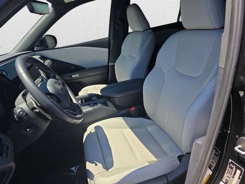 Certified 2025 Lexus TX 350 AWD w/ Technology Package image 17