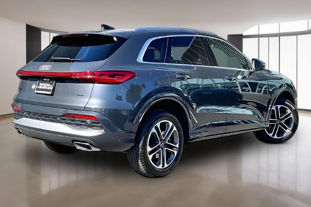 Used 2025 Audi Q5 Premium w/ Convenience Package AWD/4WD image 5