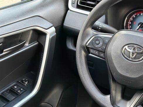 Used 2023 Toyota RAV4 LE image 20